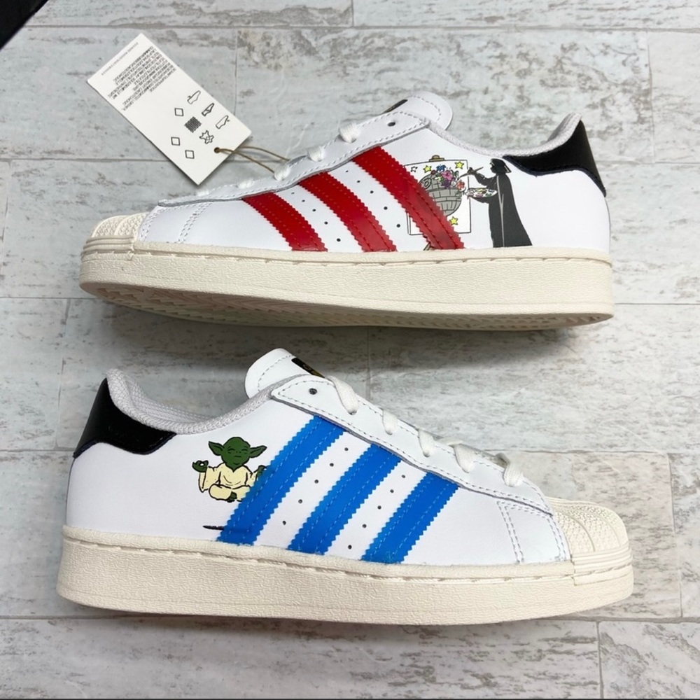 ๐ Adidas Superstar Star Wars sneakers - Picture 2 of 8